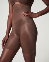 SPANXshapeâ„¢ Invisible High-Waisted Mid-Thigh Short | Chestnut Brown